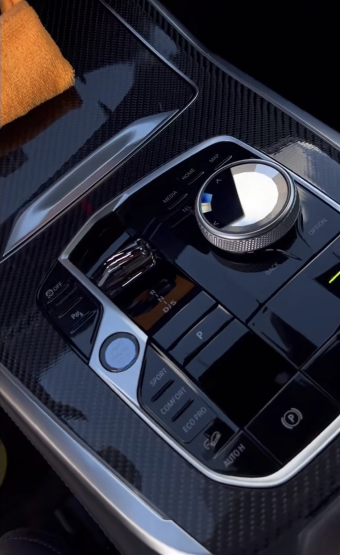 Console BMW dopo la pulizia